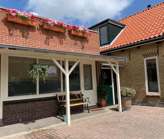 Oostvoornsch Gastenverblijf Oostvoorne Bagian luar foto
